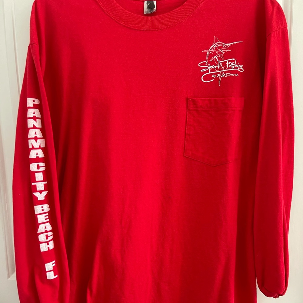 Men’s long sleeve F.H. Davis Fishing tshirt.